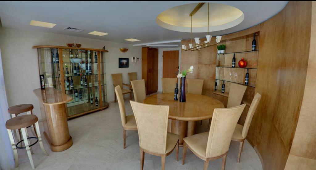 Luxury Penthouse 330M Private Pool *